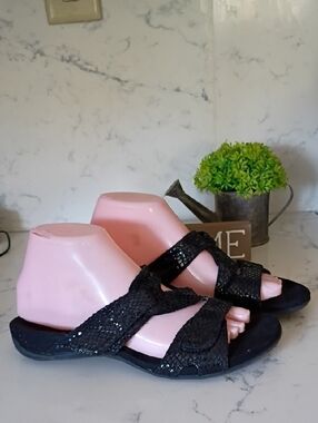 VIONIC SANDALS Black Women's Sandals